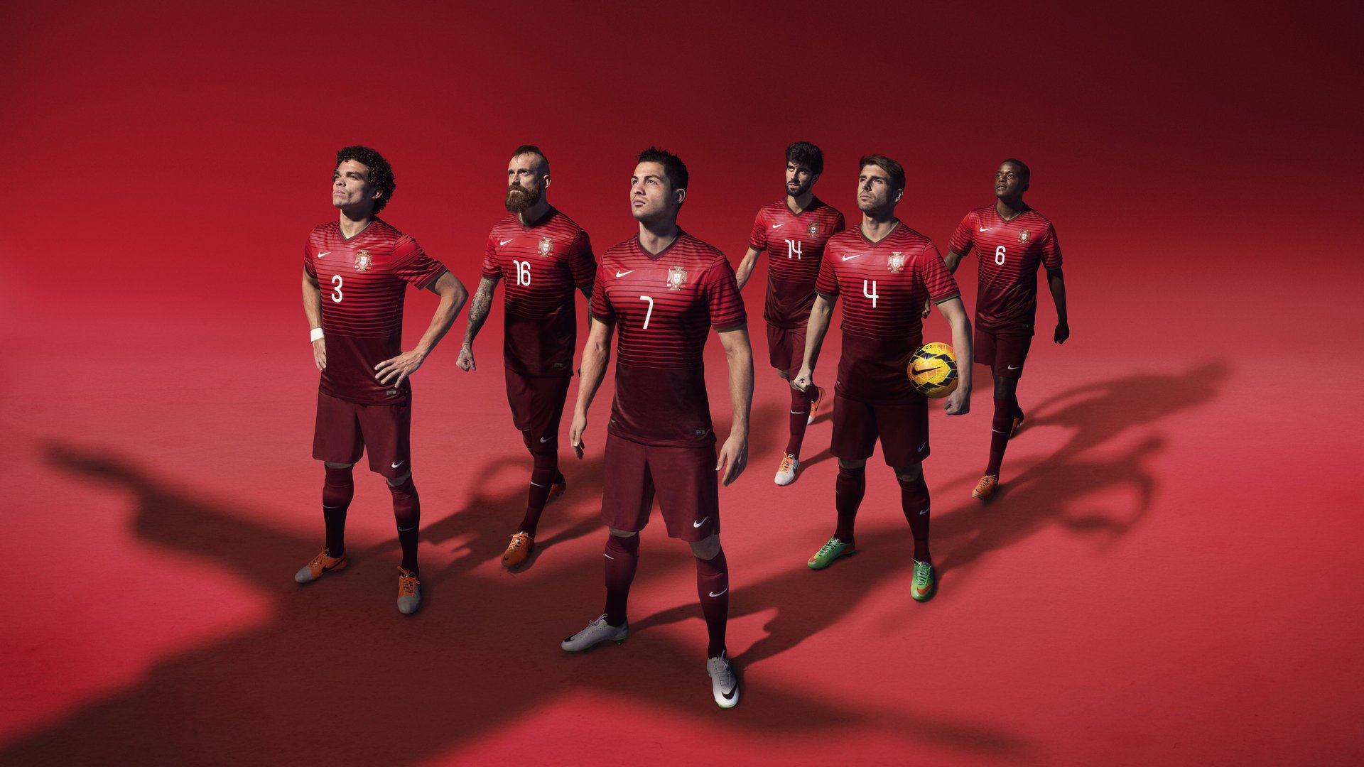 英超双红会利物浦完胜曼联 萨拉赫梅开二度打破多项纪录，利物浦英超连胜